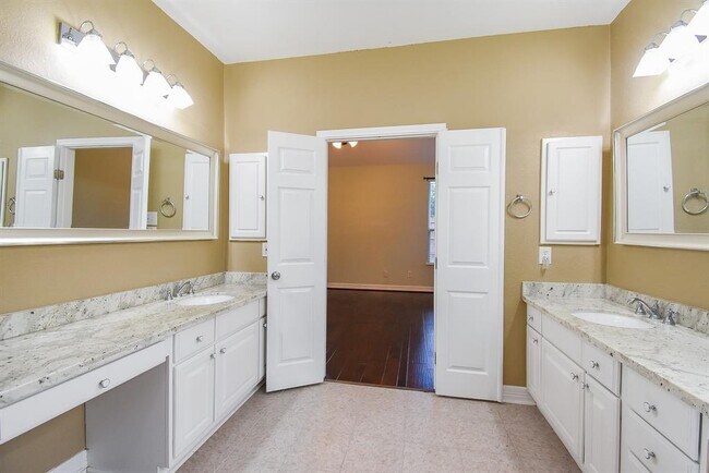 Building Photo - 20907 Avery Cove Ln