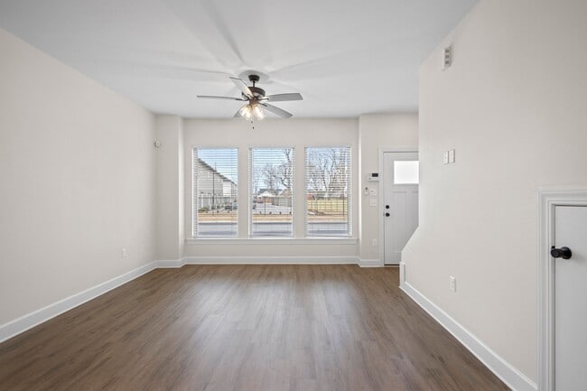 Building Photo - Live on Parker Townhome - Rockwater Village