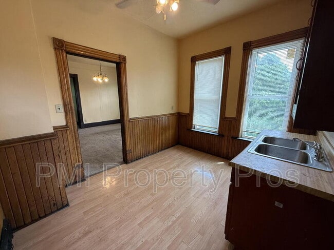 Building Photo - 2441 Dr. William Finlayson St