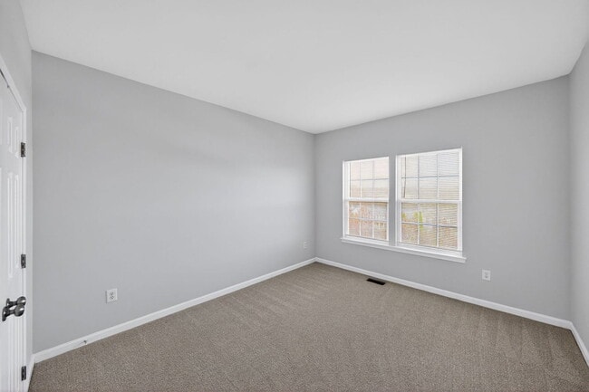 Building Photo - 8011 Forest Ridge Dr