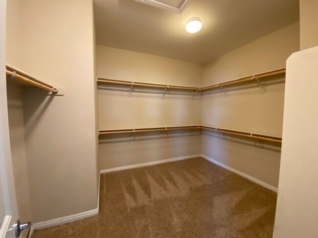 Building Photo - Henderson 3 Bedroom Single Family Home!