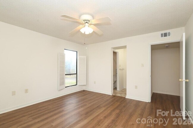 Building Photo - 4912 Sardis Rd