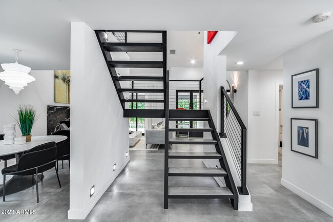 Building Photo - 8618 N Timberlane Dr