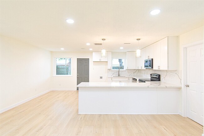 Building Photo - 13619 Elm Ct
