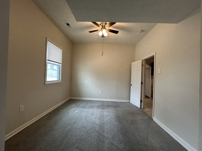 Building Photo - 4100 Highland Ave