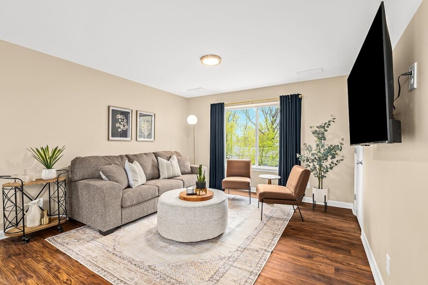 Building Photo - 18431 Sharon Ln