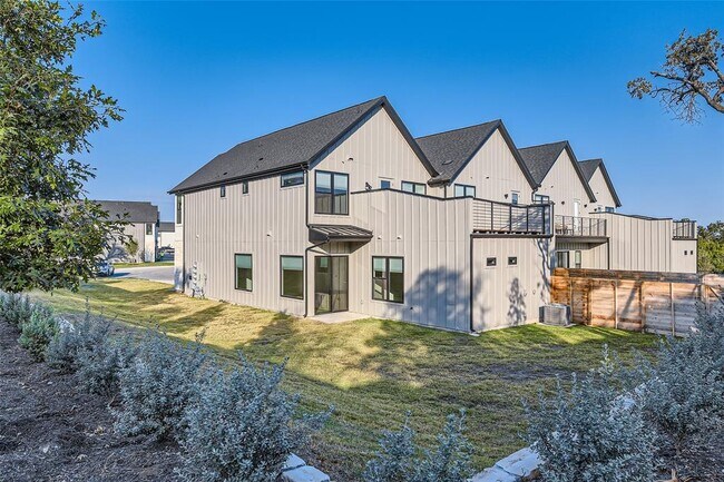 Building Photo - 590 Old Ml Rd