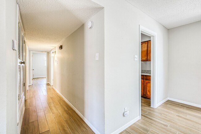 Building Photo - 601-603  Alicante Way
