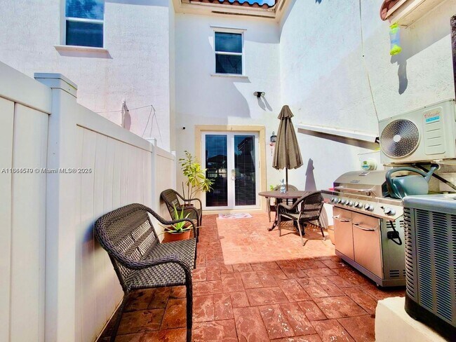 Building Photo - 9541 SW 171st Pl