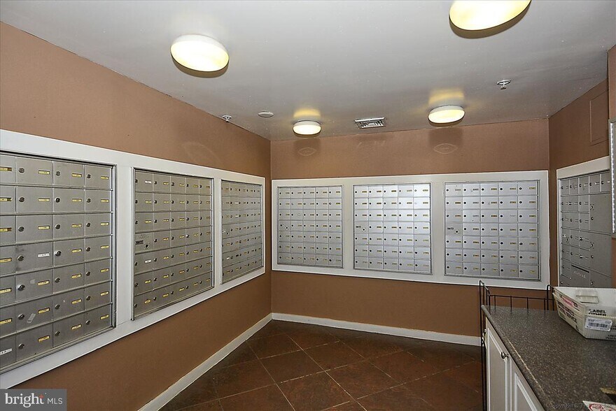 Building Photo - 501 Hungerford Dr