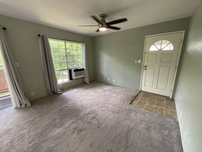 Building Photo - 645 Mananai Pl