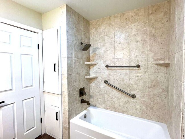 Building Photo - 3615 Electra Dr