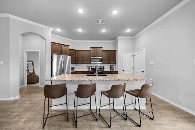 Building Photo - 2635 Settlers Oak Dr