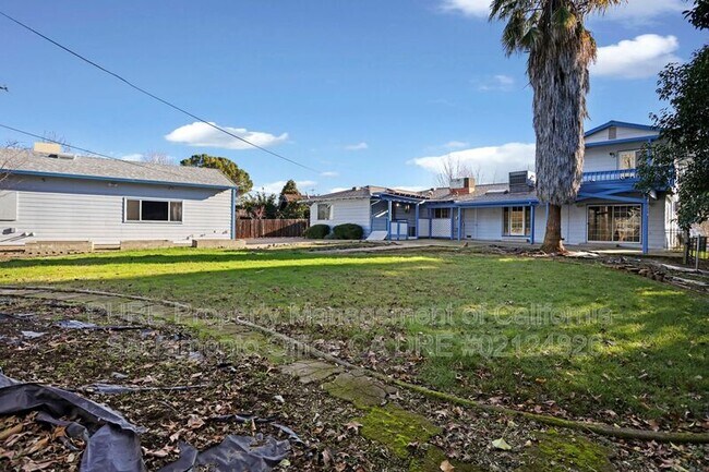 Building Photo - 7777 Uplands Way