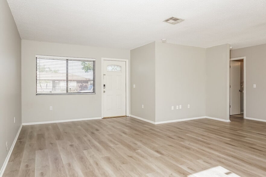 Building Photo - 7574 Mesa St