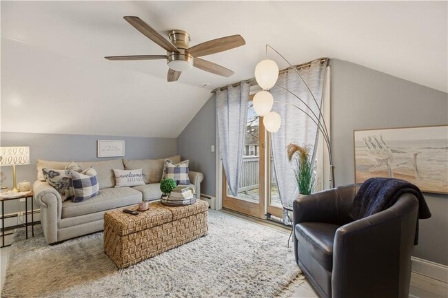 Building Photo - 9 Bacheller St