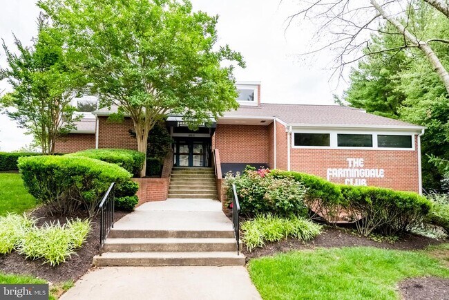 Building Photo - 18110 Chalet Dr
