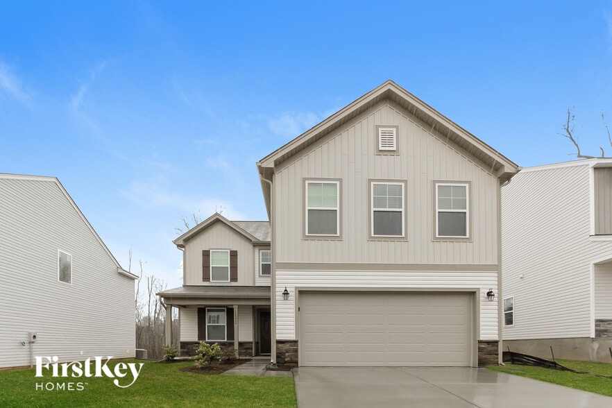 Primary Photo - 10226 Holly Park Dr