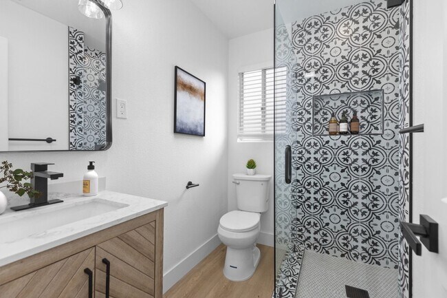 Building Photo - 6910 Eberhart St