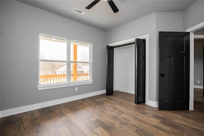 Building Photo - 47 Overton Dr