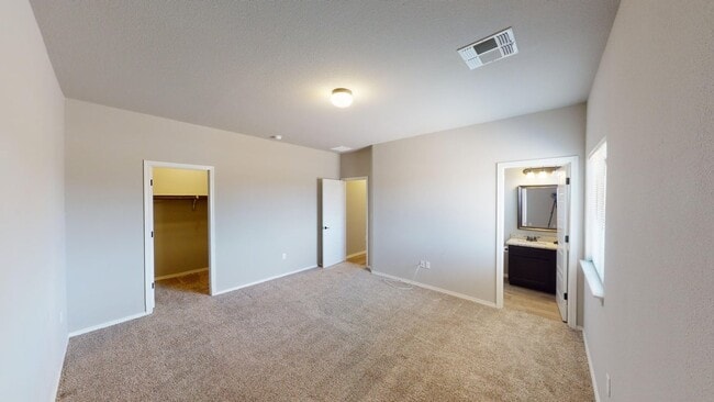 Building Photo - 3461 Dana GreyUnit B