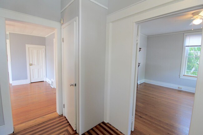 Building Photo - 501 Collicello St