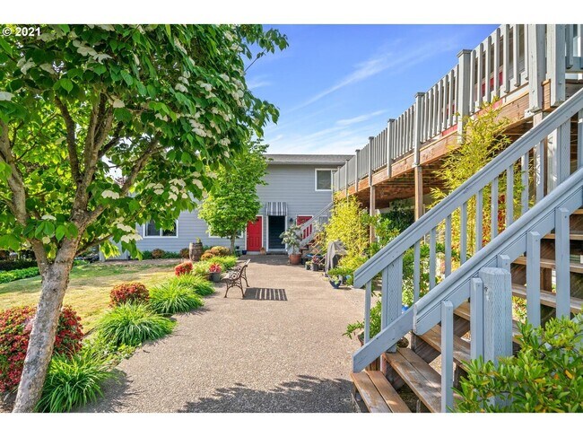 Building Photo - 7023 N Burlington Ave