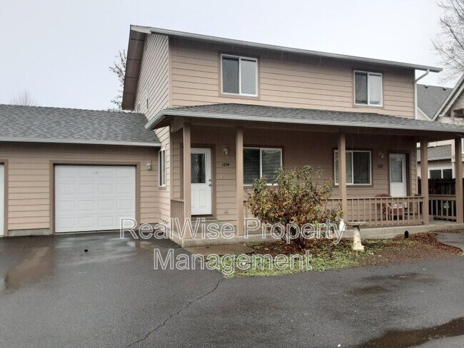 Primary Photo - 1294 Willow Ln