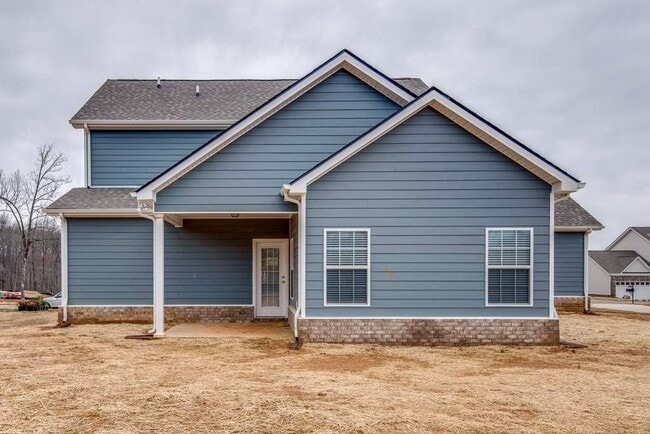 Building Photo - ***COMING SOON - 4 / 2 in Fairview Station...