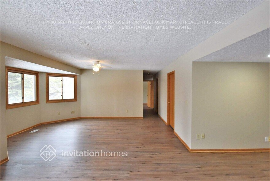 Building Photo - 21020 Floral Bay Dr N