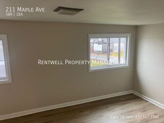 Building Photo - 211 Maple Ave