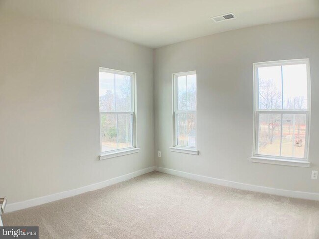 Building Photo - 11380 Willow Green Cir