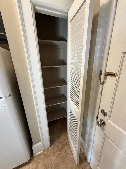 Building Photo - 215 Orange St