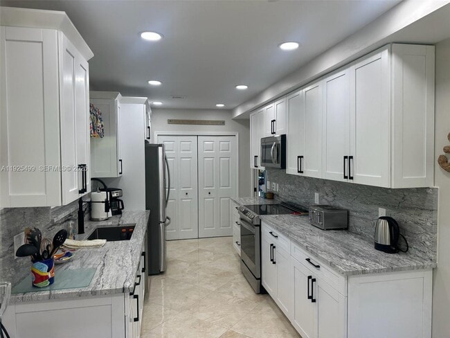 Building Photo - 4161 S US Hwy 1