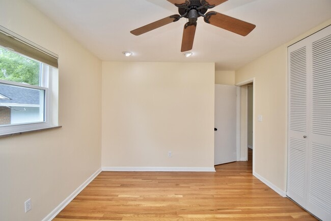 Building Photo - 7236 Longfield Dr