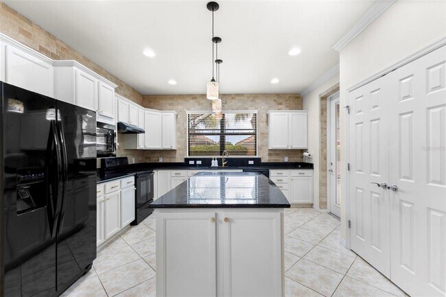 Building Photo - 19023 Mangieri St