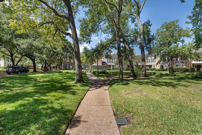 Building Photo - 13228 Trail Hollow Dr