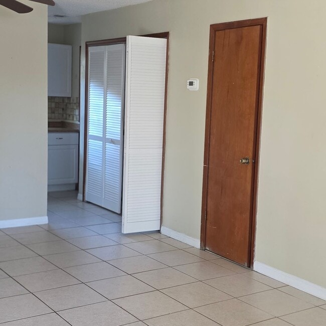 Building Photo - 484 Tamarac St