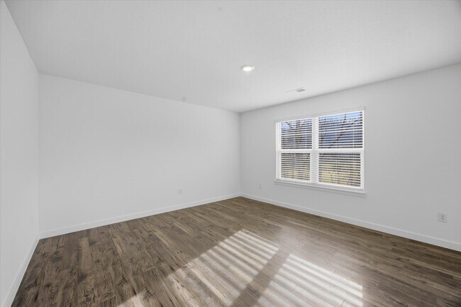 Building Photo - 7740 Belhaven Ln