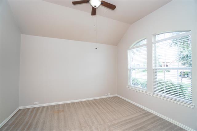 Building Photo - 1424 Canary Dr