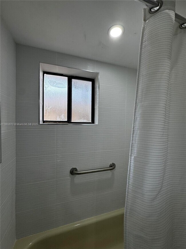 Building Photo - 8540 SW 133rd Avenue Rd