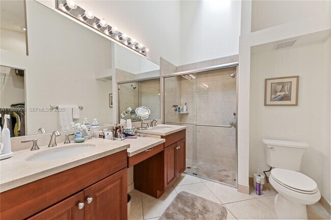 Building Photo - 401 Sabal Palm Ln