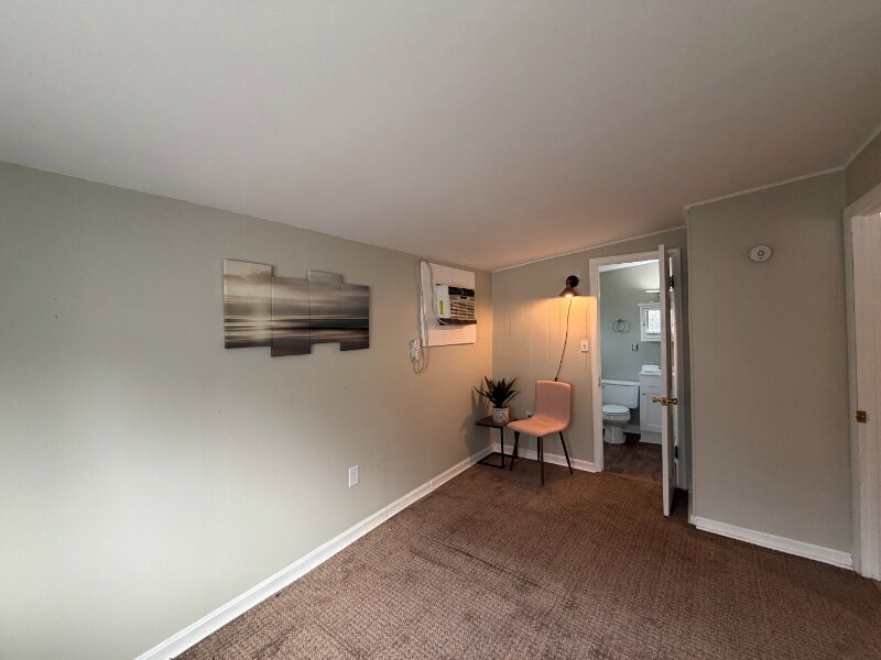 Building Photo - 231 Main St