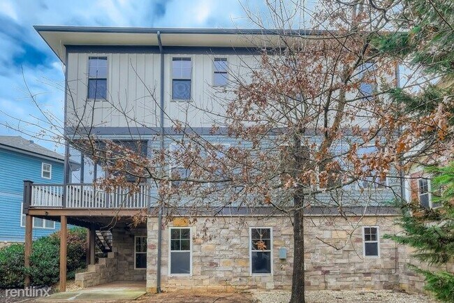 Building Photo - 4 br, 3.5 bath House - 2814 Prado Lane