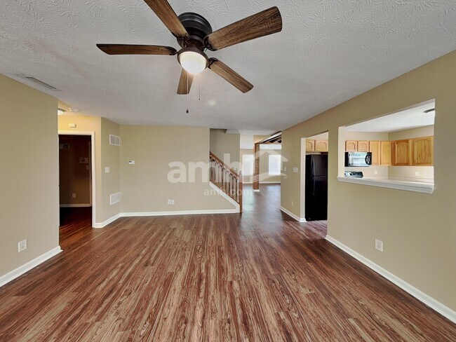 Building Photo - 1196 River Ridge Dr