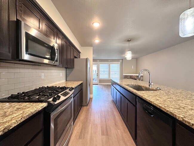 Building Photo - LUXURY TOWNHOUSE; 2 CAR GARAGE, BONUS ROOM...