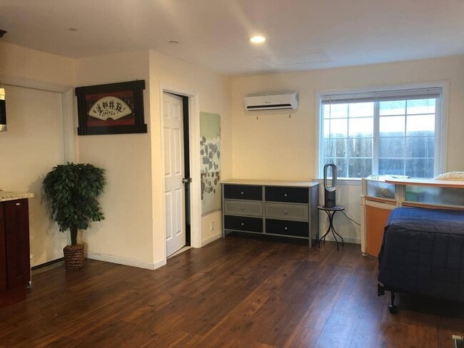 Building Photo - 42939 Nido Ct