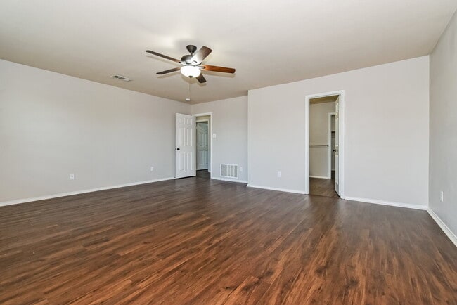 Building Photo - 309 Coneflower Dr