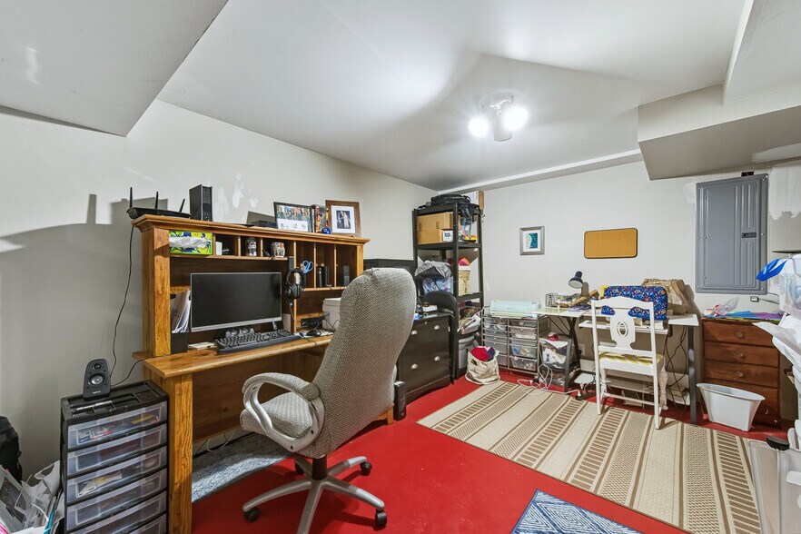 Building Photo - 7519 Greenlawn Rd