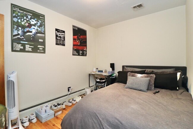 Building Photo - 311 5th St